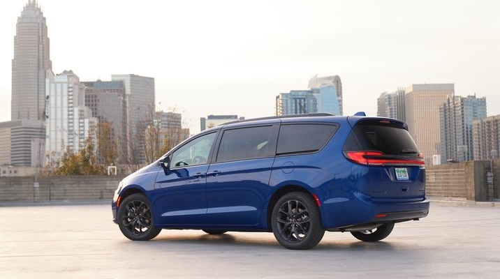 Chrysler Pacifica Hybrid Battery Fire Recall: Outdoor Parking