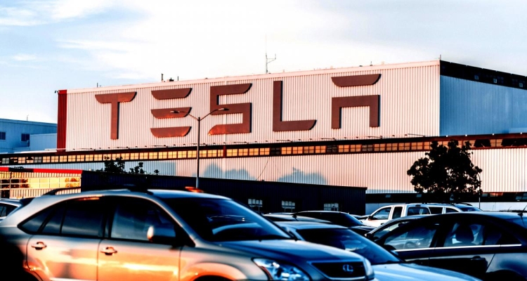 Tesla repair lawsuit moves forward in court