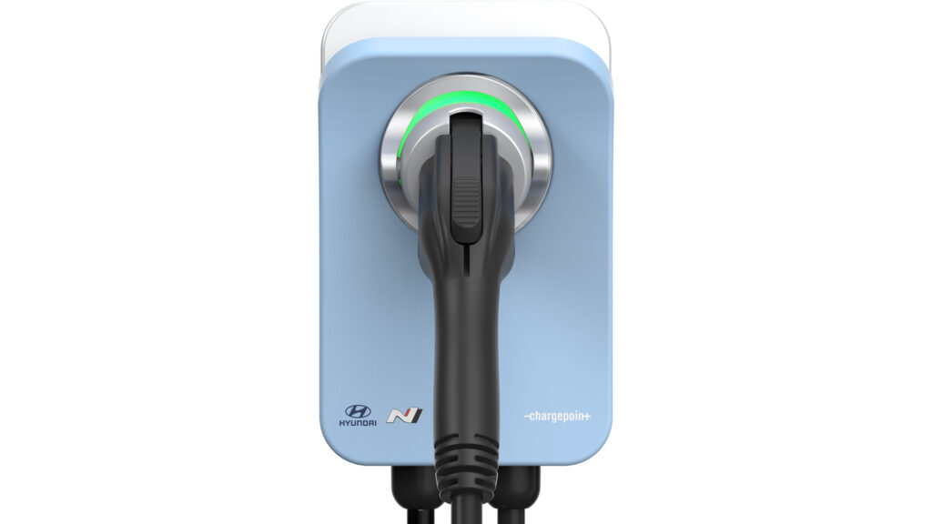  Hyundai Ioniq 5 N owners can get a free home charger or $450 in ChargePoint credits