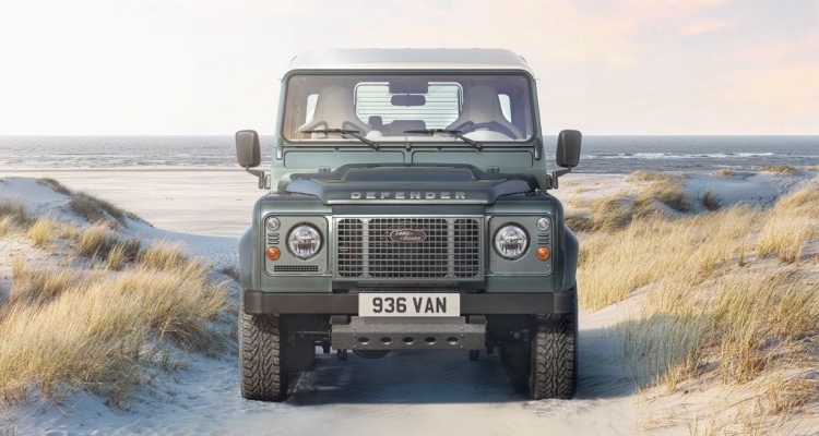 Land Rover Classic Defender V8 Front View