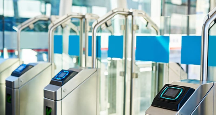 Travelers welcome biometric technology at airport security