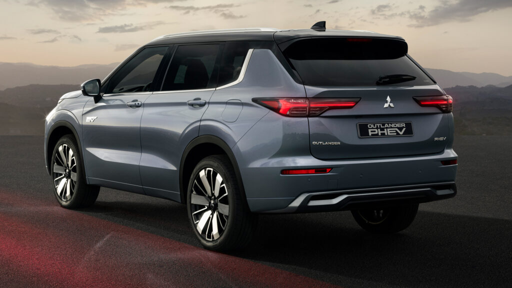  2025 Mitsubishi Outlander PHEV updates powertrain, increases electric range in Europe