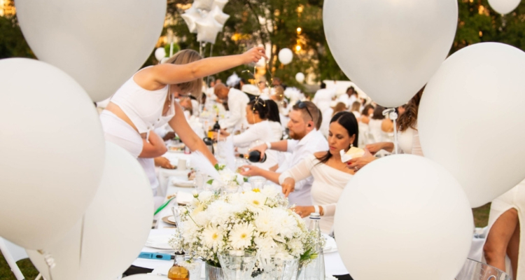 The chic elegance of Le Diner en Blanc in Toronto