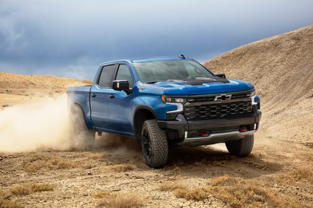  What happens to GM's new tactical truck when the Silverado ZR2 goes into full stealth mode