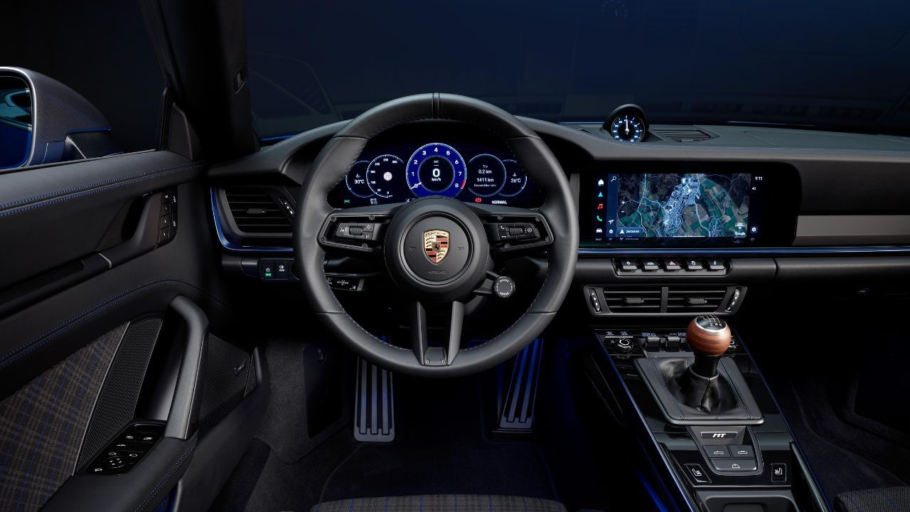 New Porsche 911 Carrera T interior