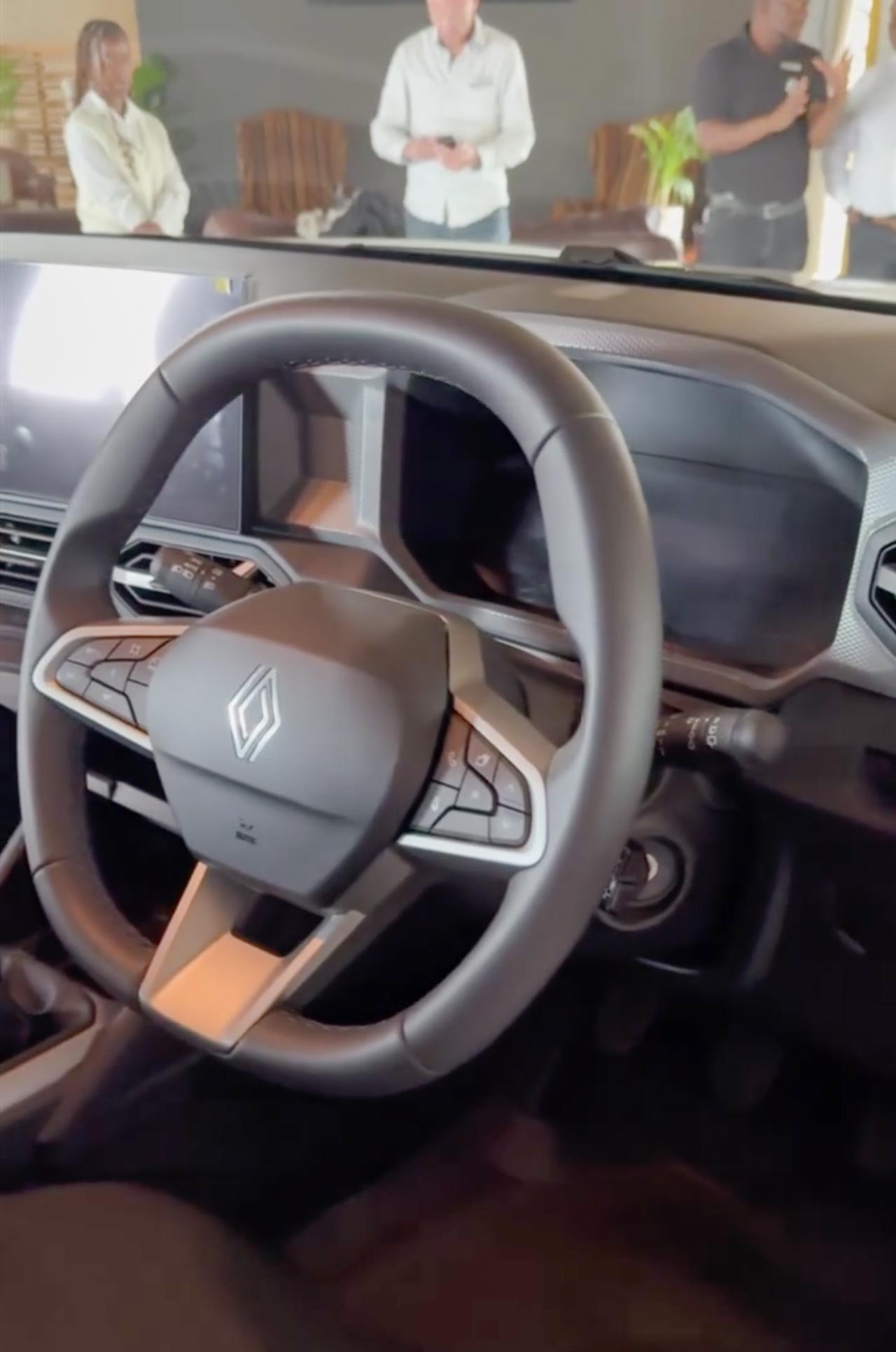 2025 Renault Duster interior