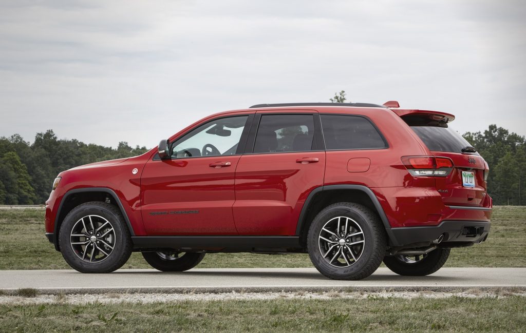  More Than 206,000 Jeep And Dodge Suvs Recalled Due To Rollover Risk, But Fix Not Yet Ready