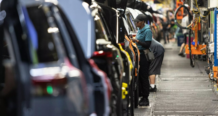 Nissan Says 1,000 US Staff Will Take Early Retirement