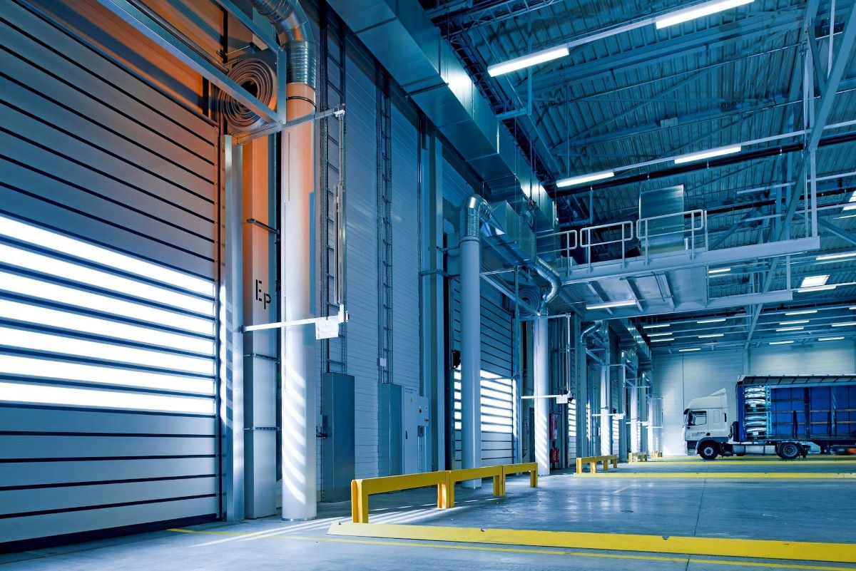 The impact of real estate costs on warehouse location selection