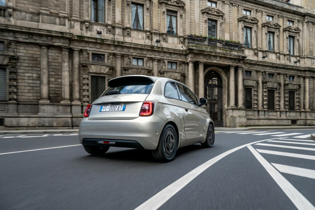  Stellantis Fiat 500e production suspended for another month due to sales difficulties