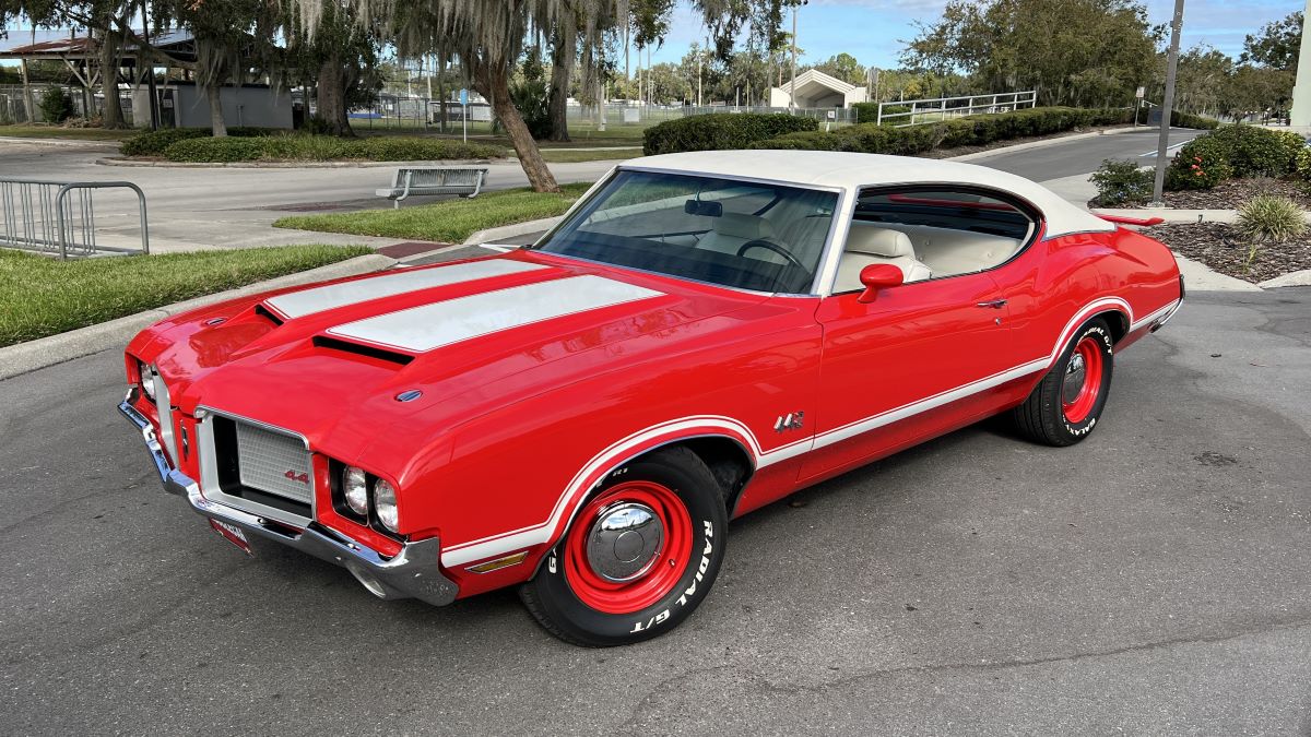 Twilight Saga: 1972 Oldsmobile 4-4-2