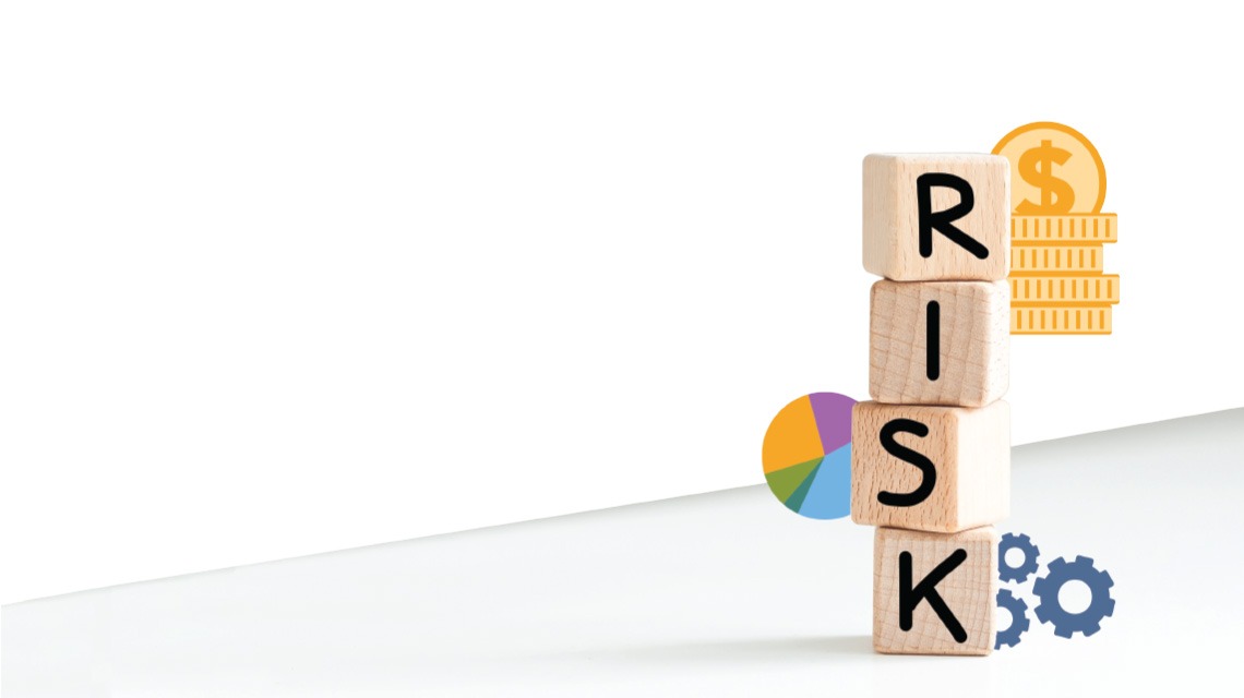 four wooden blocks "risk"