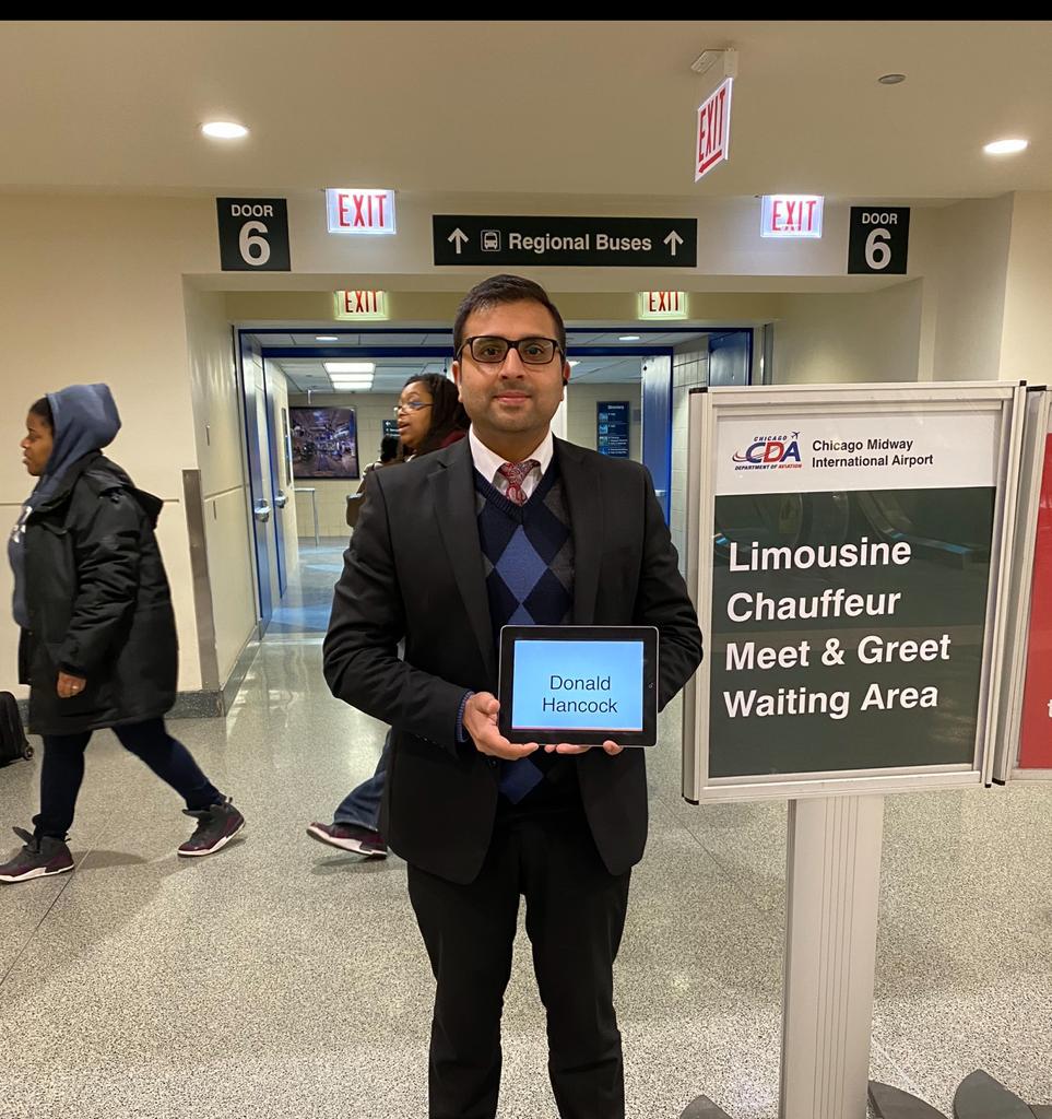 How To Book Car Service With The Airport Chauffeur Sign?