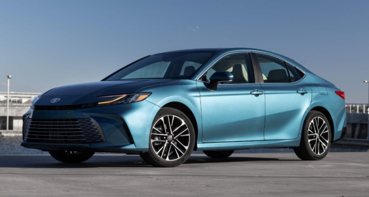 2025 Toyota Camry Front Quarter