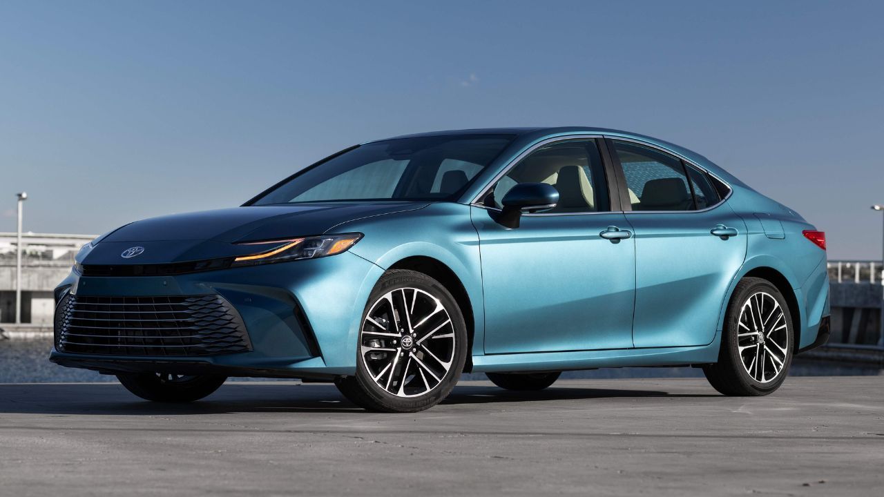 2025 Toyota Camry Front Quarter