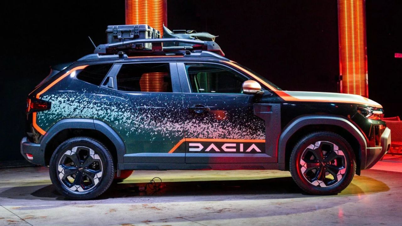 Dacia Duster Dakar version side view