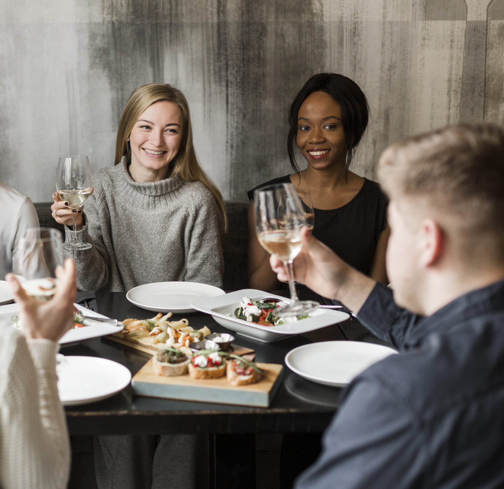 3 reasons why group dining is the perfect motivational event