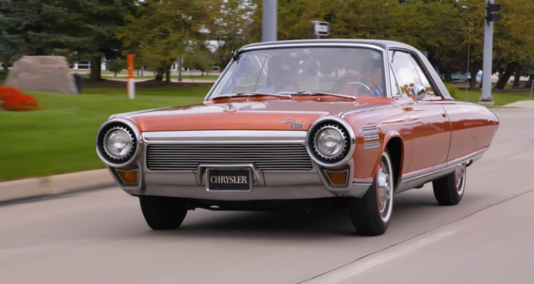 Jay Leno takes off with his revived Chrysler turbine car