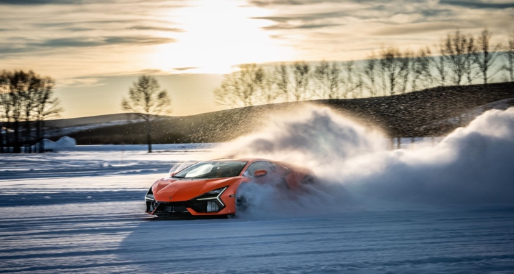 Lamborghini Esperienza Neve: Ice Flow Thrill