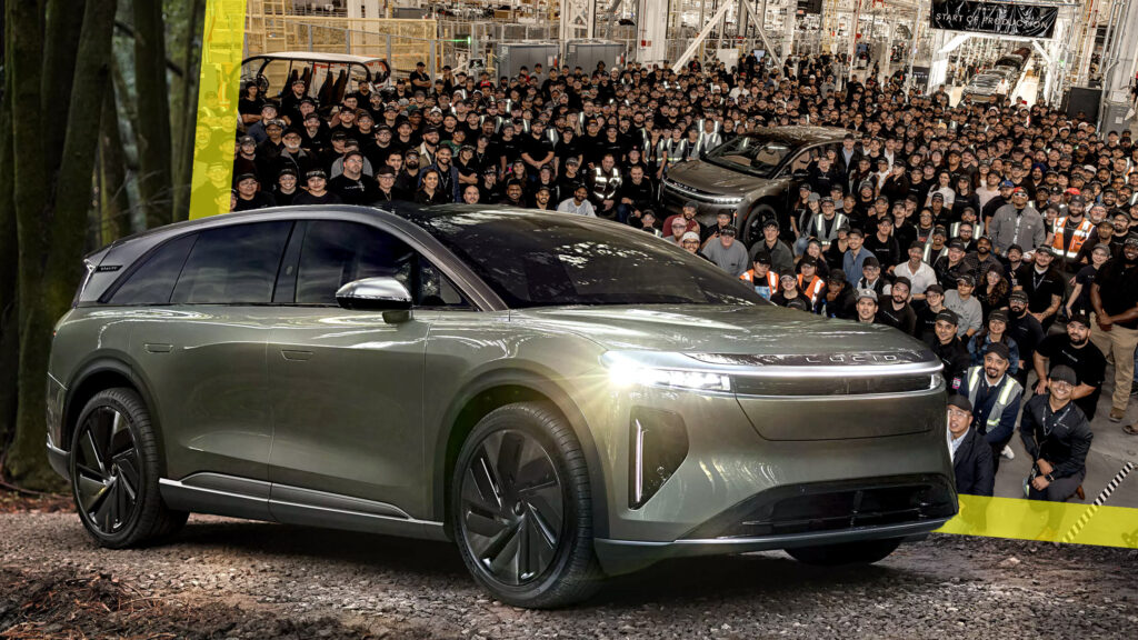  Lucid starts production of Gravity SUV, 800 horsepower, 440 miles of range, priced at $95,000