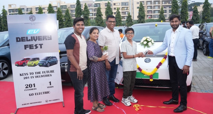 Mg Delivers 201 Evs in Single Day in Bengaluru