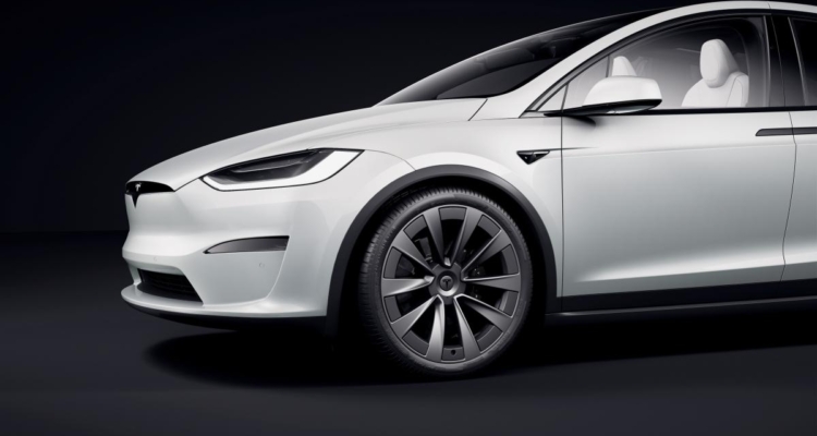 Tesla Model X headlights and parking lights may flash