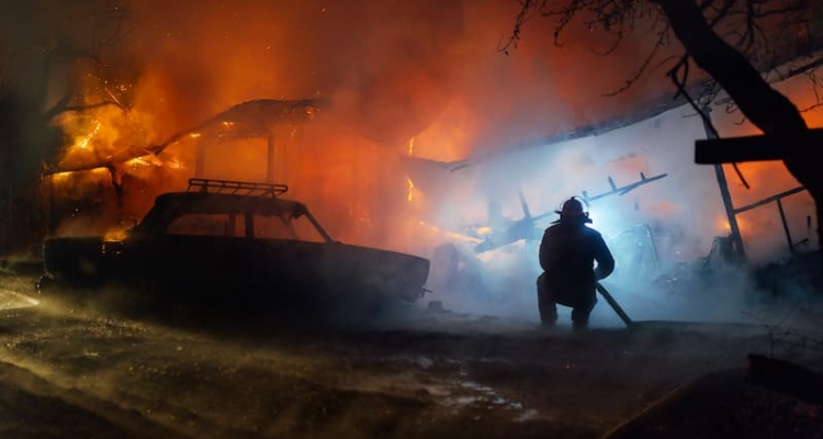 California wildfires destroy homes, kill at least 10 people