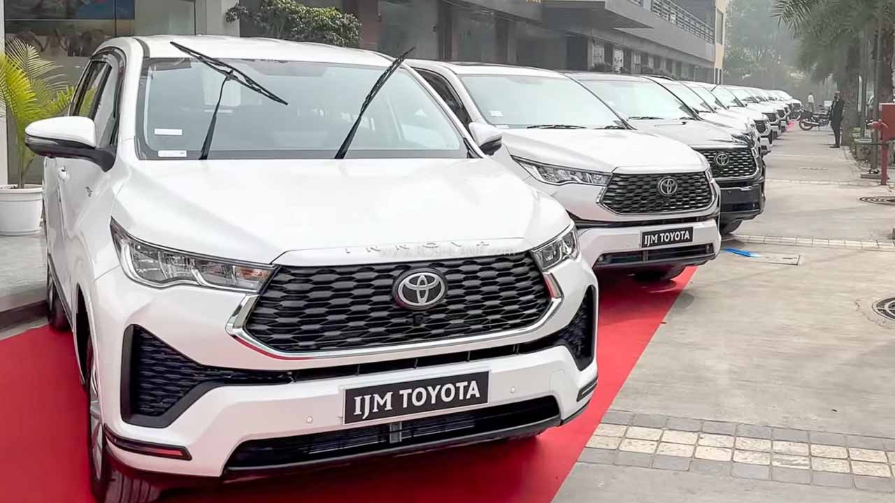 Toyota Innova Hycross : Image - My Car Garage