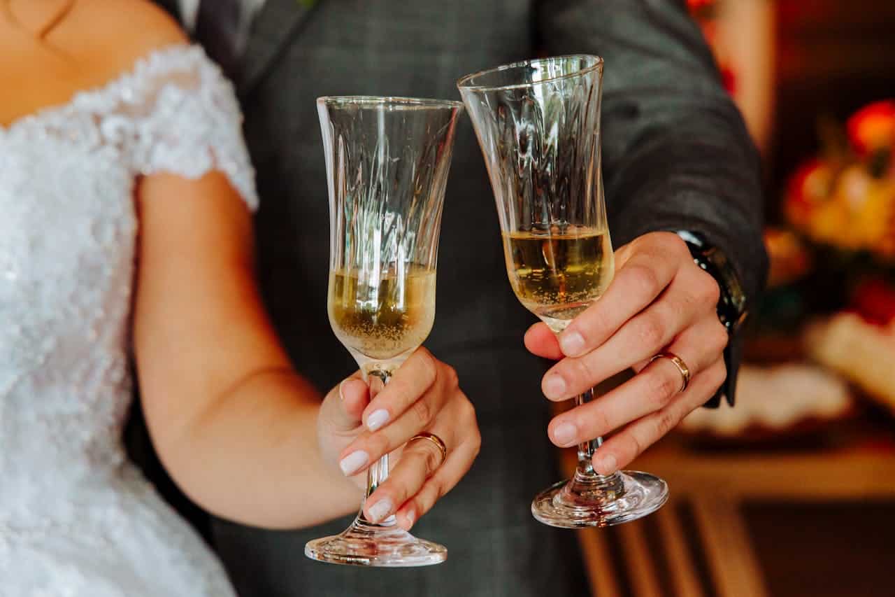 Photo by Davis Fabrini: https://www.pexels.com/photo/elegant-wedding-champagne-toast-celebration-30443837/