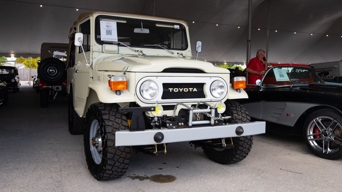 Interesting discovery: 1976 TOYOTA LAND CRUISER FJ43